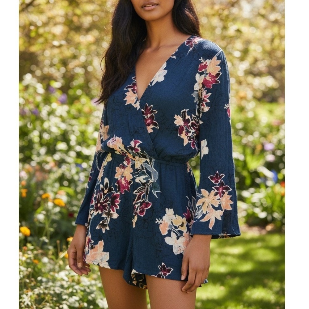 Lulus Navy Blue Floral Romper V-Neck Elastic Waist Womens Size M Boho Cottage